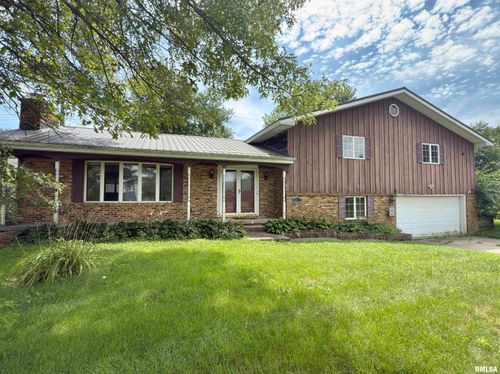 413 Hillcrest Dr, Washburn, IL, 61570-9511 | Card Image