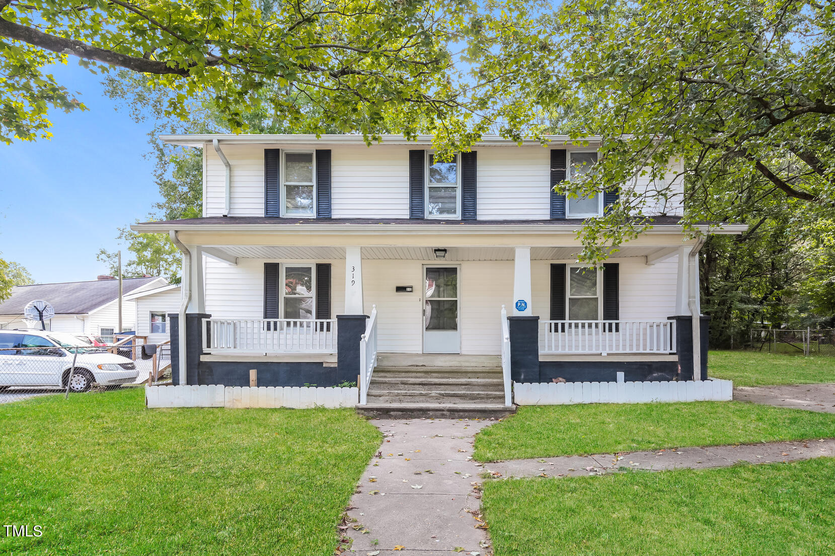 Hall Ave, Burlington, NC 27217