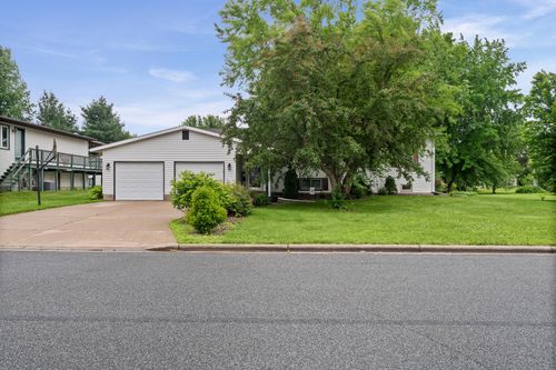 4016 Mary Dr, Onalaska, WI, 54650-8422 | Card Image