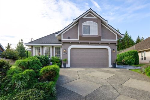 878 Fairways Dr, Qualicum Beach, BC, V9K2J1 | Card Image