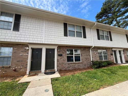 16 Villa Ct Se, Smyrna, GA, 30080-4570 | Card Image