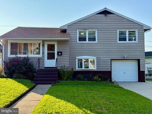 18 Aquilla Dr, NEW CASTLE, DE, 19720-1302 | Card Image
