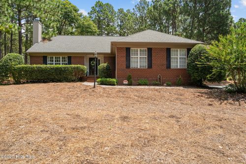 265 Longleaf Dr, West End, NC, 27376 | Card Image