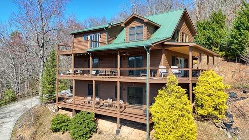 230 Smokin Rdg, Hayesville, NC, 28904-9183 | Card Image