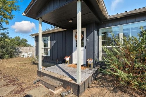 1811 Main St, Sulphur Springs, TX, 75482-3610 | Card Image