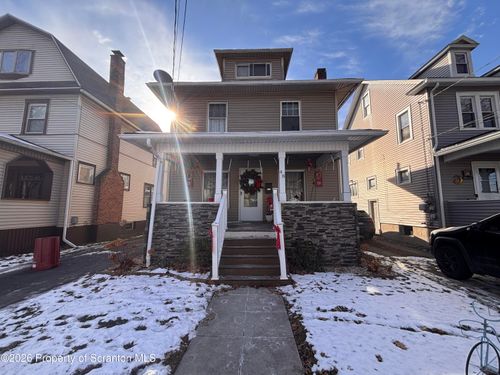 48 W Walnut St, Kingston, PA, 18704-3820 | Card Image