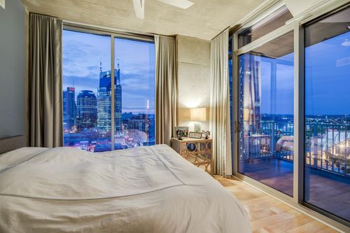unit-1305-301 Demonbreun St, Nashville, TN, 37201-2240 | Card Image