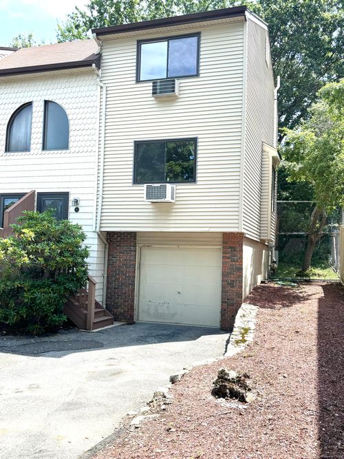 apt-50-60 Lawn Ave, Stamford, CT, 06902-4140 | Card Image