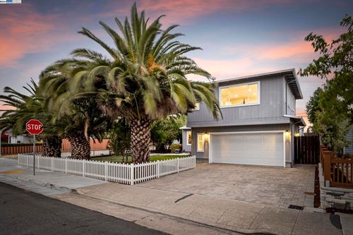 2103 Shoreview Ave, San Mateo, CA, 94401-3415 | Card Image