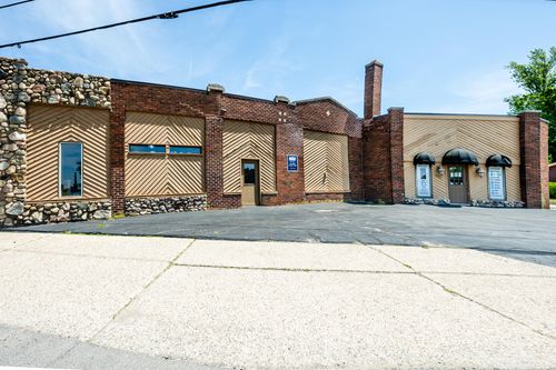 1719 Lakeshore Dr, Saint Joseph, MI, 49085-1637 | Card Image