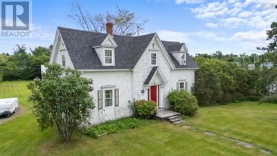 8863 Highway 2, House other with 3 bedrooms, 2 bathrooms and null parking in Great Village NS | Image 2