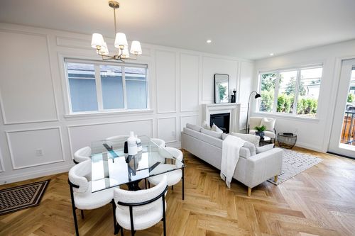 261 E 23rd St, North Vancouver, BC, V7L | Card Image
