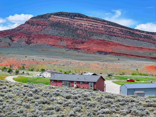 2 Nellos Ln, Lander, WY, 82520-8944 | Card Image