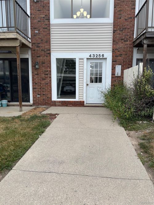 43256 Mound Rd, Sterling Heights, MI, 48314-2037 | Card Image