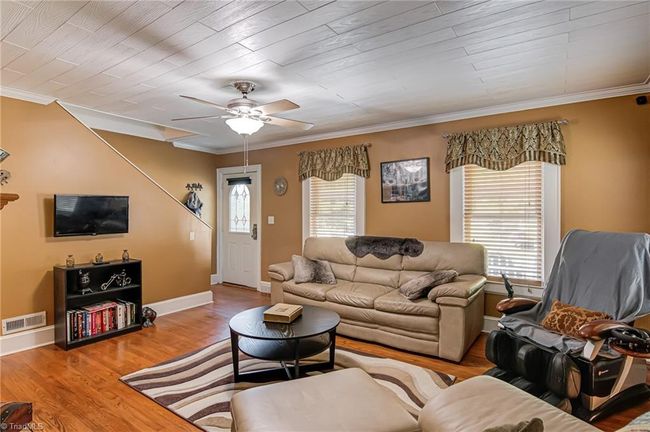 Living Room | Image 10