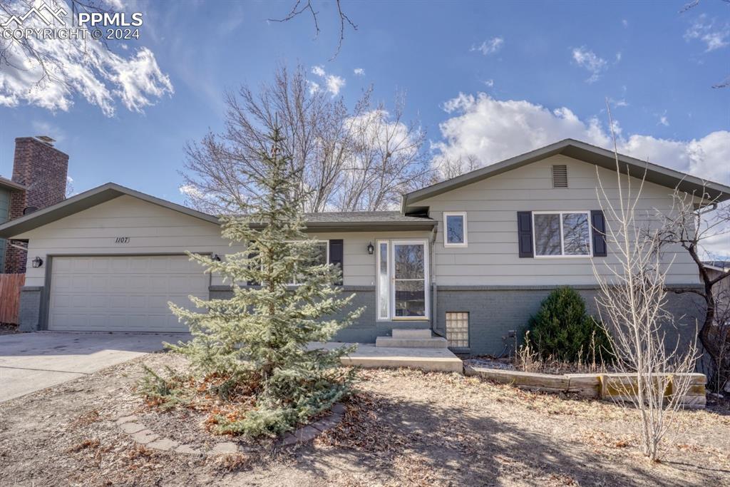 Applewood Dr, Colorado Springs, CO 80907