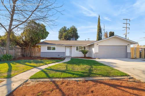 123 E Berkeley Avenue, Tulare, CA, 93274 | Card Image
