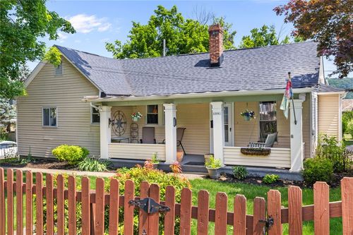 1209 Vance Ave, Coraopolis, PA, 15108-1944 | Card Image