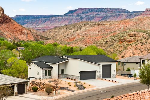 237 E Glen Canyon St, Toquerville, UT, 84774-5098 | Card Image