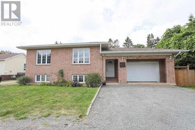 709 Goulais Ave, Home with 4 bedrooms, 2 bathrooms and null parking in Sault Ste. Marie ON | Image 1