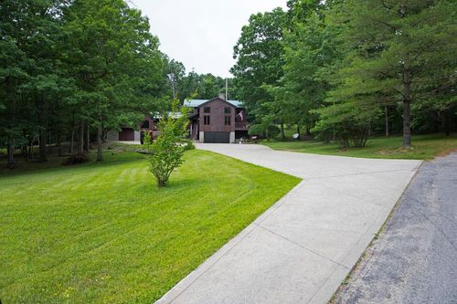 237 Songbird Ln, Waverly, OH, 45690-9137 | Card Image