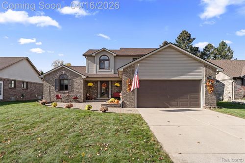 7715 Cherrywood Dr, Westland, MI, 48185-7698 | Card Image