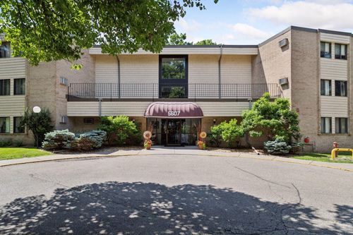 apt-308-5607 Green Circle Dr, Minnetonka, MN, 55343-9625 | Card Image
