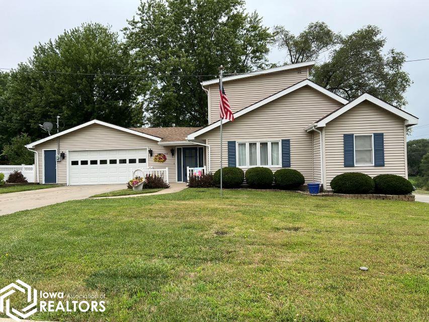 Clarke St, Osceola, IA 50213