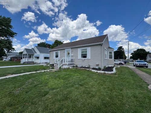 158 Sheffield St, Bellevue, OH, 44811-1528 | Card Image
