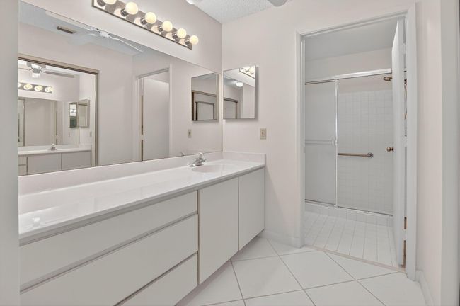 8129 Springtree Rd, Condo with 2 bedrooms, 2 bathrooms and null parking in Boca Raton FL | Image 21