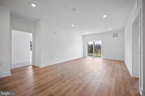 29101 Radford, MONROE TOWNSHIP, NJ, 08831 | Card Image