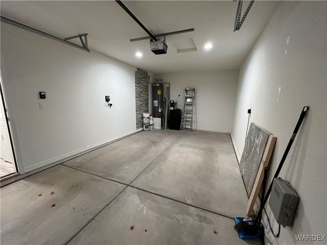 Garage | Image 36