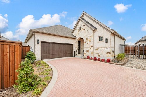 4821 Forest Crest Pkwy, Arlington, TX, 76005-1422 | Card Image