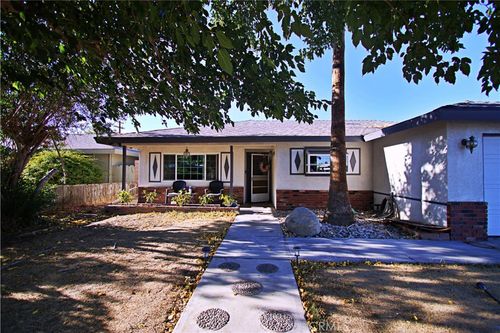 428 Perdew Ave, Ridgecrest, CA, 93555-2517 | Card Image