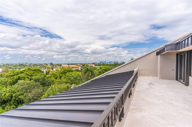 APT-543 - 151 Crandon Blvd, Condo with 3 bedrooms, 3 bathrooms and null parking in Key Biscayne FL | Image 10