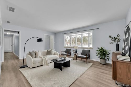 6576 Inkster Rd, West Bloomfield, MI, 48322-4301 | Card Image