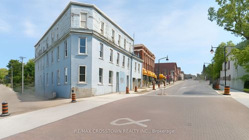 {{alt}} | Card Image