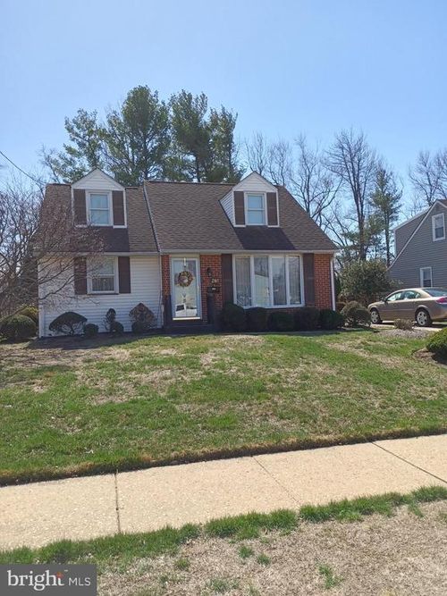 261 Lott Ave, BARRINGTON, NJ, 08007-1235 | Card Image