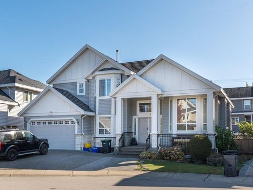 7246 202 St, Langley, BC, V2Y3G4 | Card Image