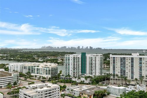 cph06-6799 Collins Ave, Miami Beach, FL, 33141-5762 | Card Image