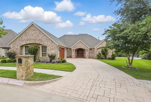 9008 Reata West Dr, Benbrook, TX, 76126-1846 | Card Image