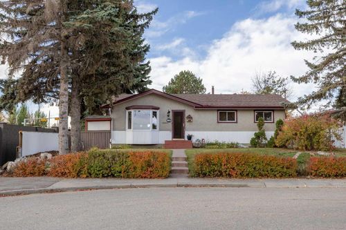 9843 Auburn Rd Se, Calgary, AB, T2J1C9 | Card Image