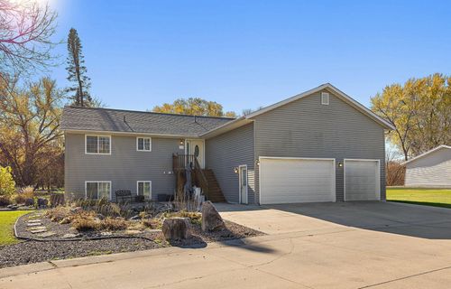 1055 Johnson Pl, Owatonna, MN, 55060-3977 | Card Image