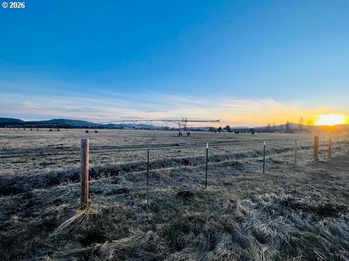 425 S 1st St, Glenwood, WA, 98619 | Card Image