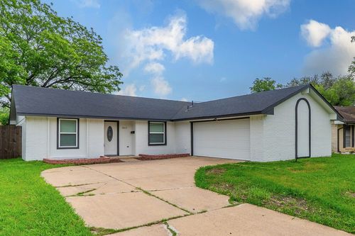 1813 Tompkins Dr, Grand Prairie, TX, 75051-4036 | Card Image