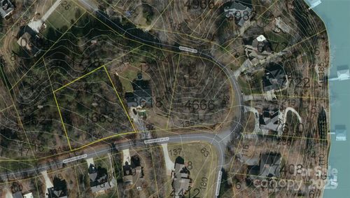 6306 Mountainside Dr, Hickory, NC, 28601-8922 | Card Image