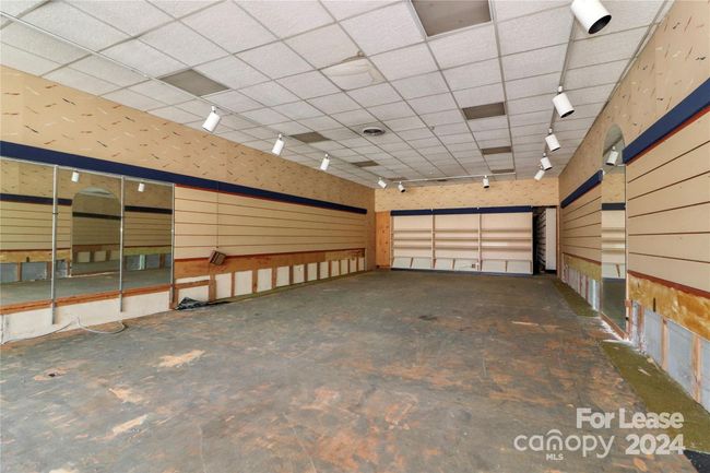 interior | Image 32