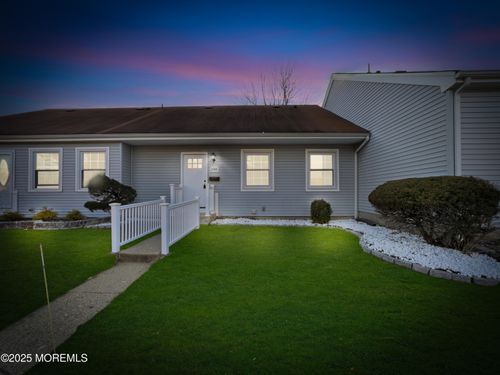e-164 Cours De Clemenceau, Freehold, NJ, 07728-5212 | Card Image
