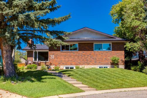 31 Silverstone Bay Nw, Calgary, AB, T3B4Y8 | Card Image
