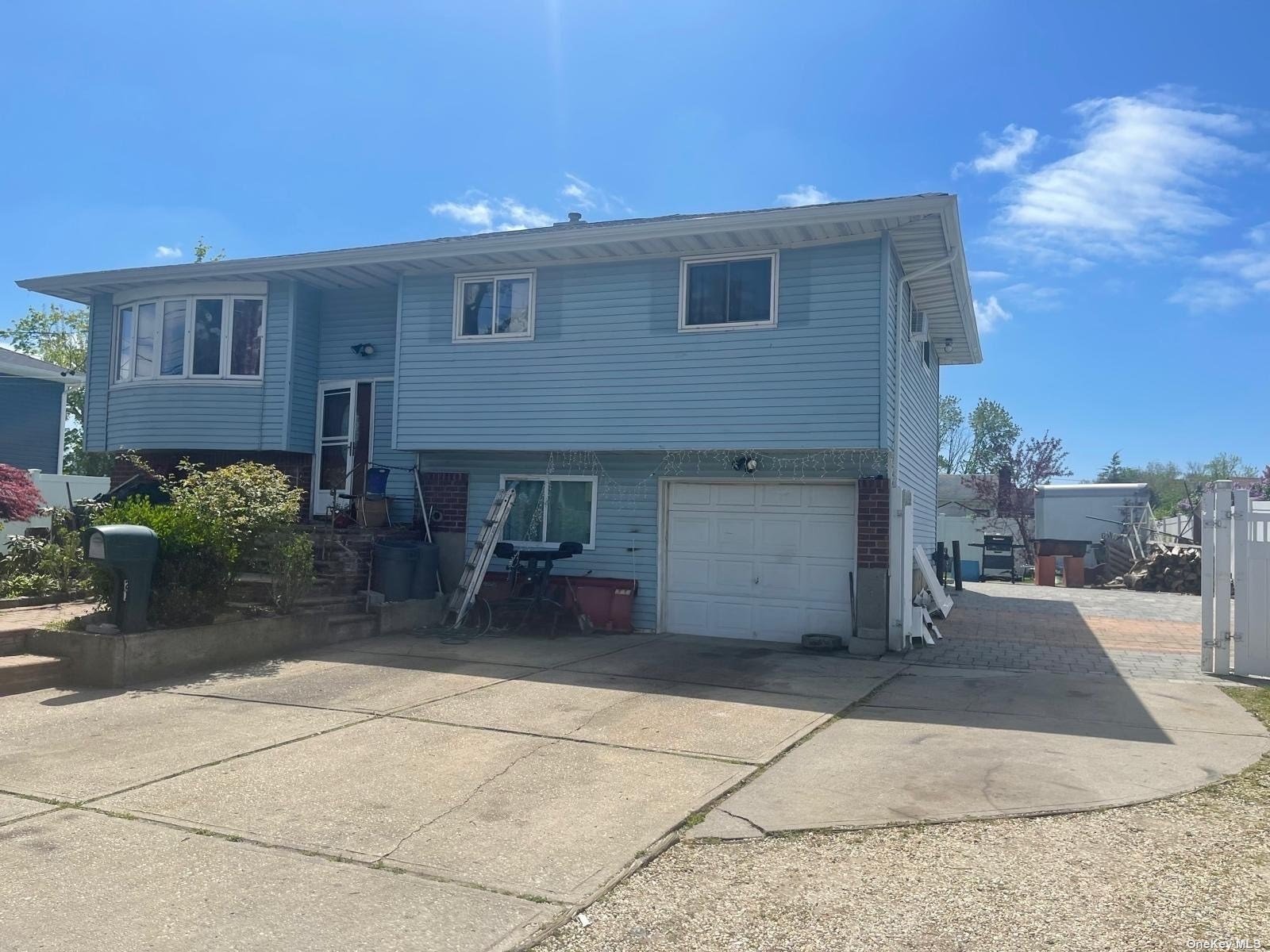Alkier St, Brentwood, NY 11717